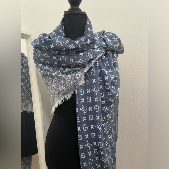 LV monogram denim shawl / scarf - Picture 1 of 6